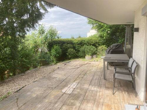 Terrasse Bild 1 - Halbhöhe mit Garten und EBK - 1.350,00 EUR Kaltmiete, ca.  95,00 m² Wohnfläche