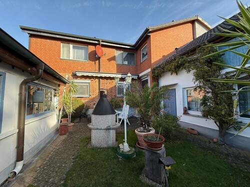 Hausansicht - 5 Zimmer Doppelhaushälfte in Lüchow