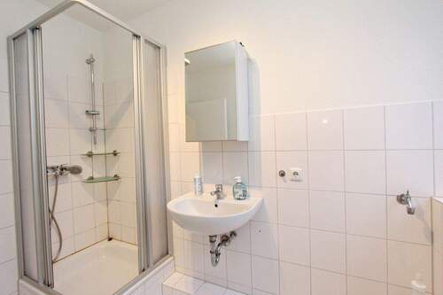 Badezimmer (2) - Terrassenwohnung mit 47,90 m&sup2; in Tornesch zur Miete