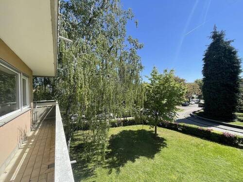 Balkon mit Blick ins Grüne - 2 Zimmer Etagenwohnung zum Kaufen in Müllheim