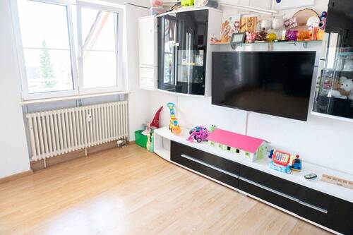 Wohnzimmer Bild 2 - 3 Zimmer Etagenwohnung zum Kaufen in Holzgerlingen