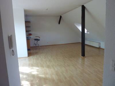 25035-4.jpg - Etagenwohnung mit 127,00 m&sup2; in Weißenfels zur Miete