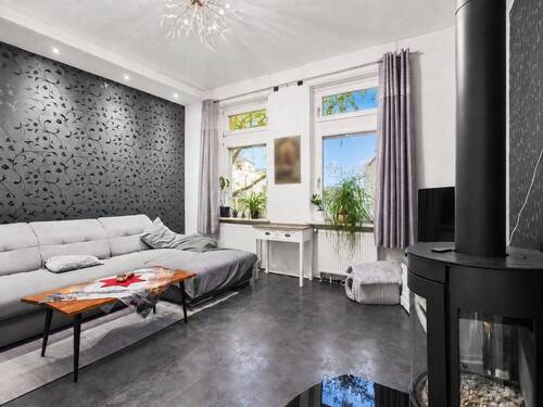 helles Wohnzimmer - 3 Zimmer Etagenwohnung zum Kaufen in Wiesbaden
