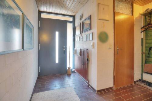 Eingangsbereich + Abstellkammer - 