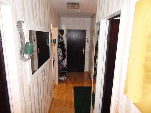 Flur : Eingang - 3 Zimmer Etagenwohnung in Monheim am Rhein