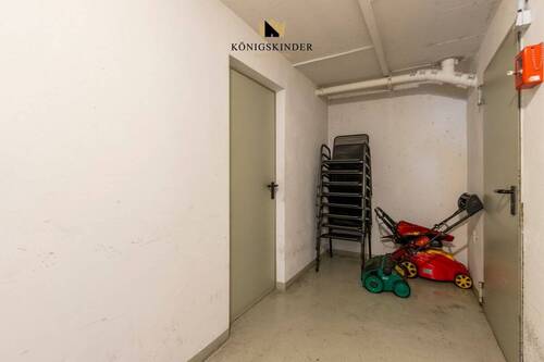 Praktischer abschließbarer Keller - 