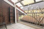 ... mit Balkon - 