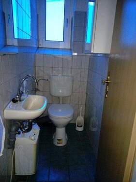 WC - 