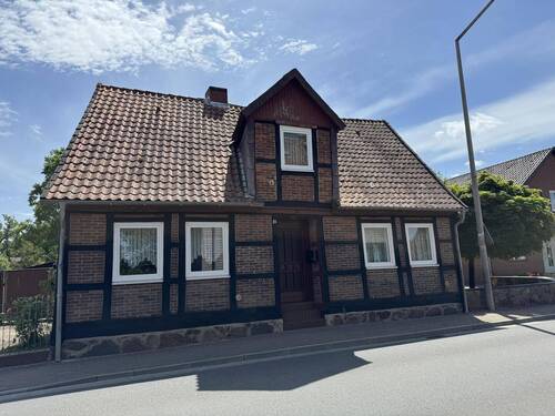 Ansicht von der Straße - Einfamilienhaus mit 116,20 m&sup2; in Dannenberg zum Kaufen