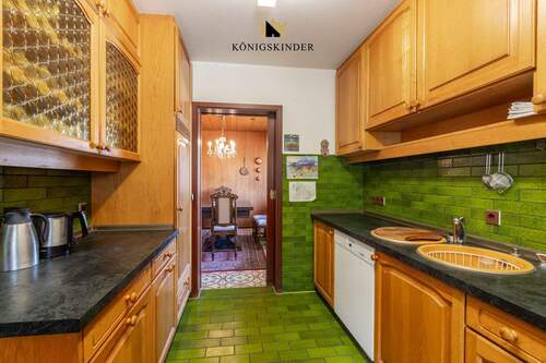 Küche mit Blick zum Essbereich - 