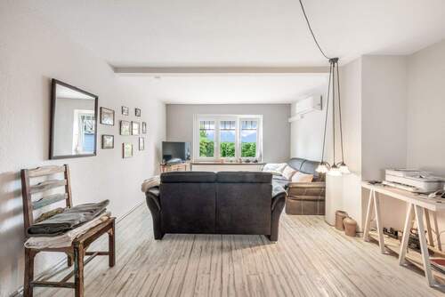 Bild 2 - 5 Zimmer Doppelhaushälfte zum Kaufen in Lübeck