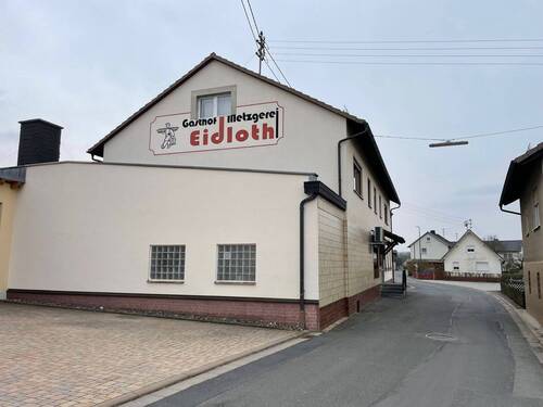 Außenansicht - Mehrfamilienwohnhaus in Stockheim OT Neukenroth