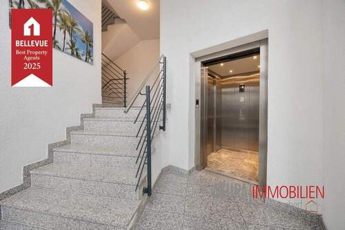 Hauszugang - **** Jetzt schon an die Zukunft denken, Dachgeschosswohnung mit Ambiente in jeder Lebenslage ****