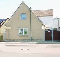 - Teilunterkellertes Einfamilienhaus mit Nebengebäude - - Weißenfels Großkorbetha