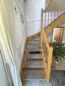 offene Holztreppe in das Dachgeschoss - 
