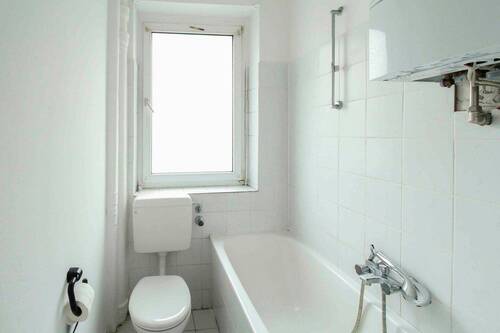 Badezimmer - Etagenwohnung mit 51,50 m² in Düsseldorf zum Kaufen