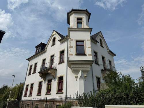 Außenansicht - Schicke 4-Zimmer-Wohnung mit Terrasse
