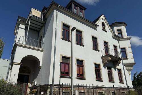 Außenansicht - 4 Zimmer Etagenwohnung zur Miete in Radebeul