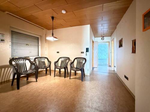 Diele - Einfamilienhaus mit 180,00 m&sup2; in Herdorf zum Kaufen