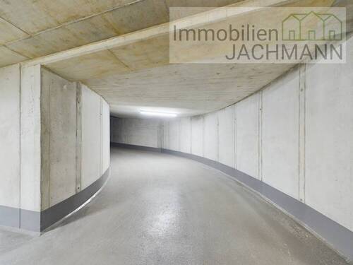 Tiefgarage Zufahrt - 