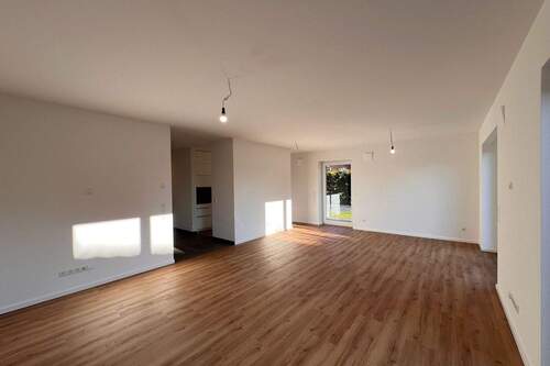 Wohn- Eßzimmer EG - Doppelhaushälfte mit 161,00 m&sup2; in Toppenstedt zum Kaufen