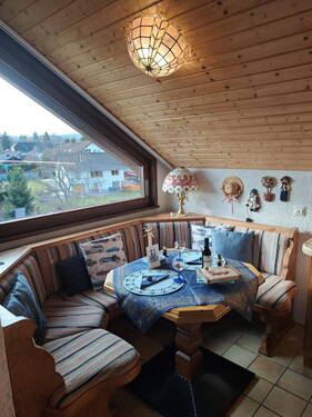 OG Wohnun Eckbank mit Esstisch - 