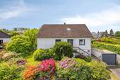 Vorderansicht - Einfamilienhaus mit Potenzial auf 522 m² Grundstück - Ihr Familienprojekt in bevorzugter Lage!