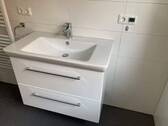 Bad/Waschbecken mit Unterschrank - 