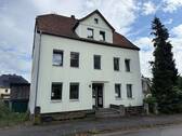 Frontsicht - Ein- bis Zweifamilienhaus 204 m² Wohnfläche in Beverungen-Blankenau