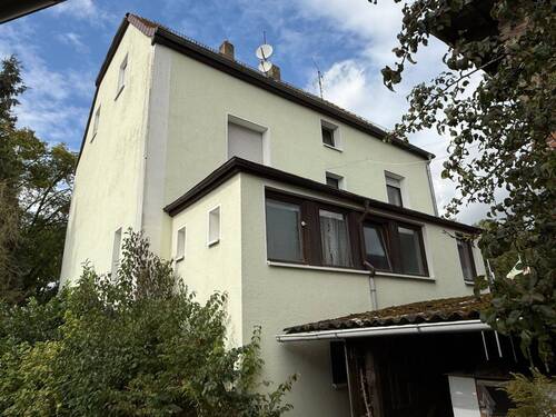 Aussenansicht - 8 Zimmer Mehrfamilienhaus, Wohnhaus zum Kaufen in Beverungen