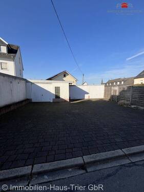 Grundstück mit Garagen - Grundstück zum Kaufen in Trier