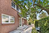 Außenansicht vorn - 3 Zimmer Mehrfamilienhaus, Wohnhaus in Hamburg