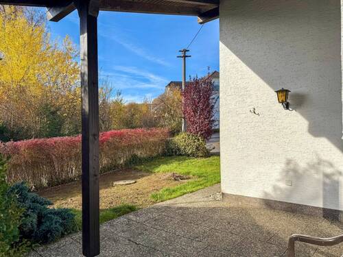 Blick auf den vorderen Gartenbereich - 