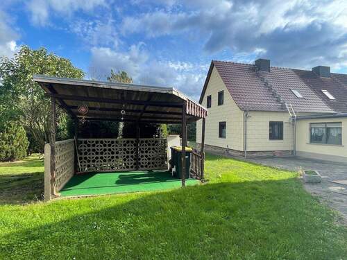 überdachter Sitzplatz - Doppelhaushälfte mit 100,00 m&sup2; in Droyßig zum Kaufen