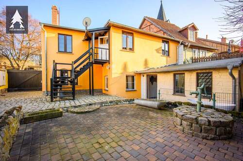 Hof - Durch das Tor in den ruhigen Innenhof - Fachwerkhaus mit Stellplatz in der Quedlinburger Altstadt