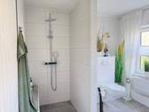 18-Bad-bodengleiche Dusche - 