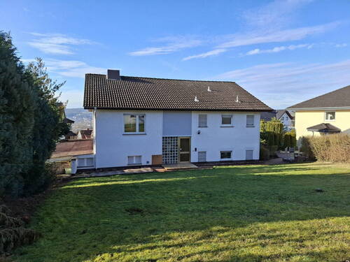 Ansicht-Haus hinten - 4 Zimmer Etagenwohnung zur Miete in Bad Hersfeld