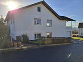Ansicht-Haus Seite - 4 Zimmer Etagenwohnung in Bad Hersfeld