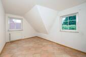 Helles Dachgeschosszimmer - 