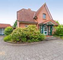 Reizvolles Einfamilienhaus mit gewachsenem Garten in ruhiger Sackgassenlage - Winsen (Luhe) Stöckte