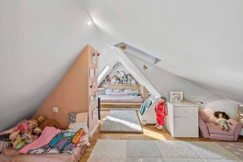 Kinder- oder Spielzimmer DG - 