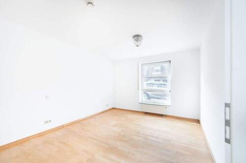 Schlafzimmer - 2 Zimmer Etagenwohnung zum Kaufen in Würzburg