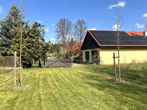 Zufahrt zum Grundstück - 