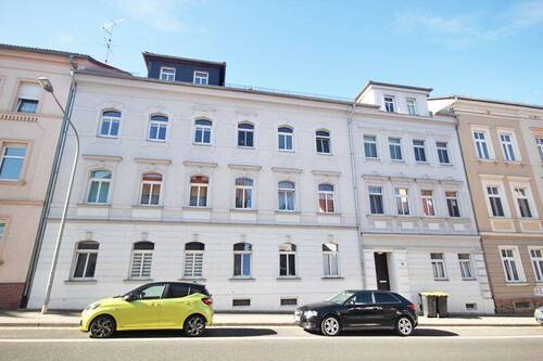 Hausansicht vorn - Rohdiamant in einem gepflegten Mehrfamilienhaus - verwirklichen Sie sich selbst