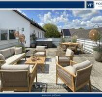Großzügige 6-Zimmer-Wohnung mit Wintergarten, Dachterrasse, 2 Balkonen und Bahnanbindung in Dorflage - Harburg / Hoppingen