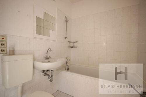 Badezimmer - 1 Zimmer Mehrfamilienhaus, Wohnhaus in Cottbus
