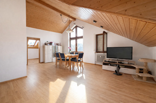 Wohn-/ Esszimmer - 4 Zimmer Etagenwohnung zum Kaufen in Burgstetten