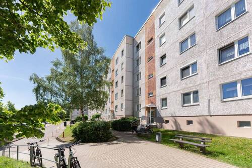 Außenansicht - vermietete 3-Raum Wohnung in Winzerla mit Top-Blick!