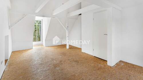 1. OG Schlafzimmer 1 - 