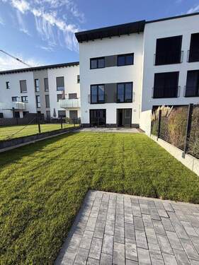 Bild 2 - 7 Zimmer Reihenmittelhaus zur Miete in Ofenbach